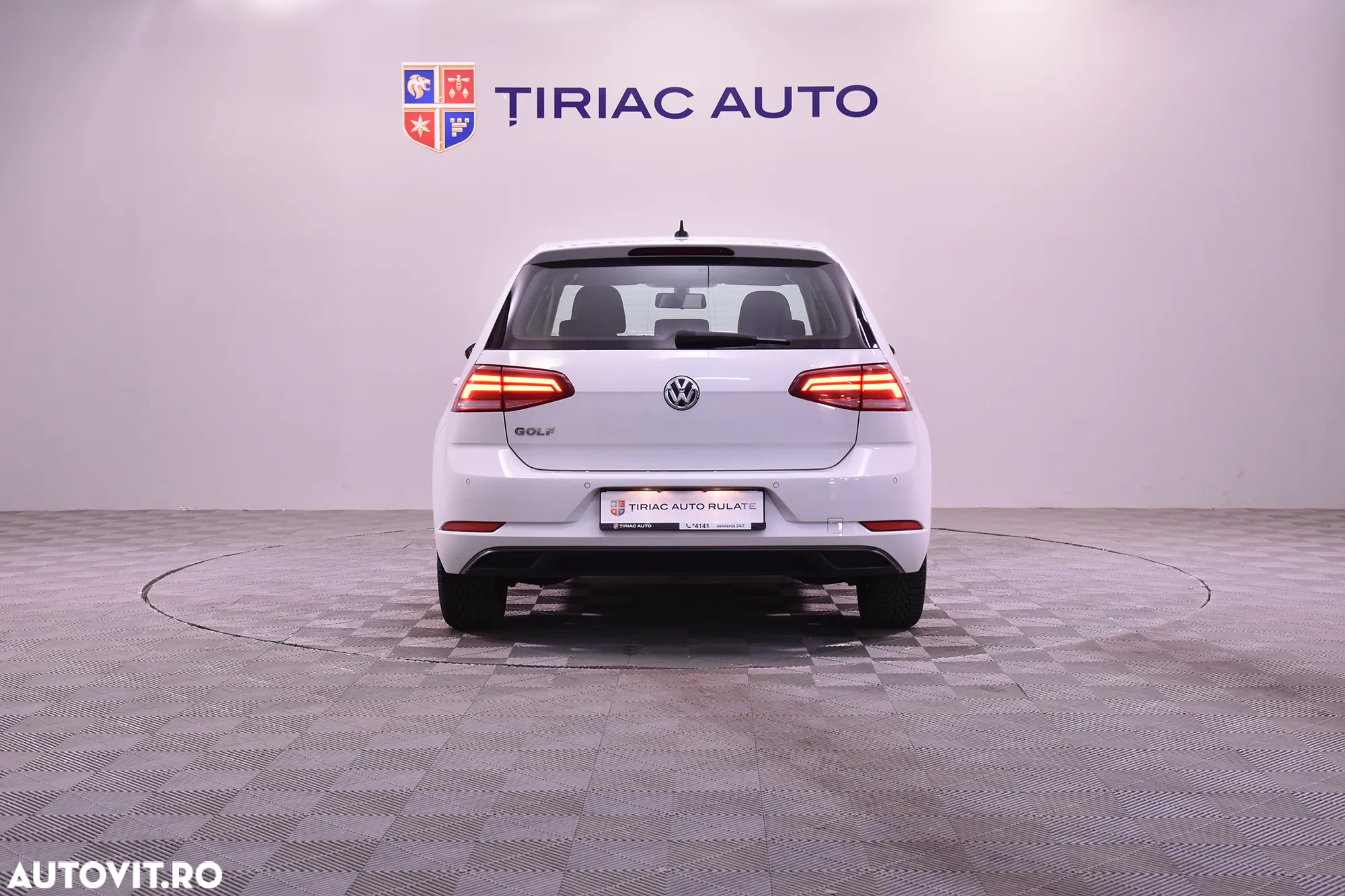 Volkswagen Golf - 4