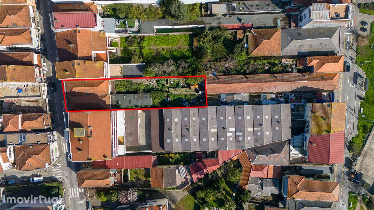 Dois prédios na Areosa, para 15 apartamentos e 3 estúdios - Grande imagem: 4/9