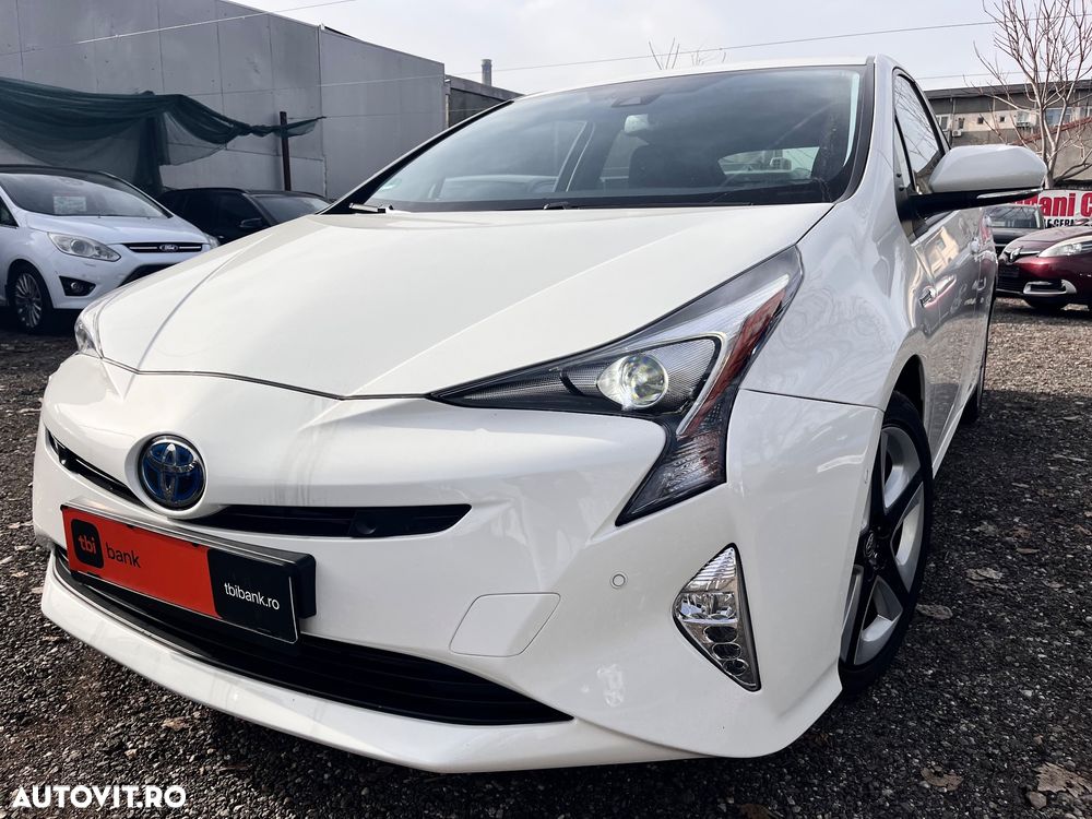 Toyota Prius (Hybrid) Sol - 2