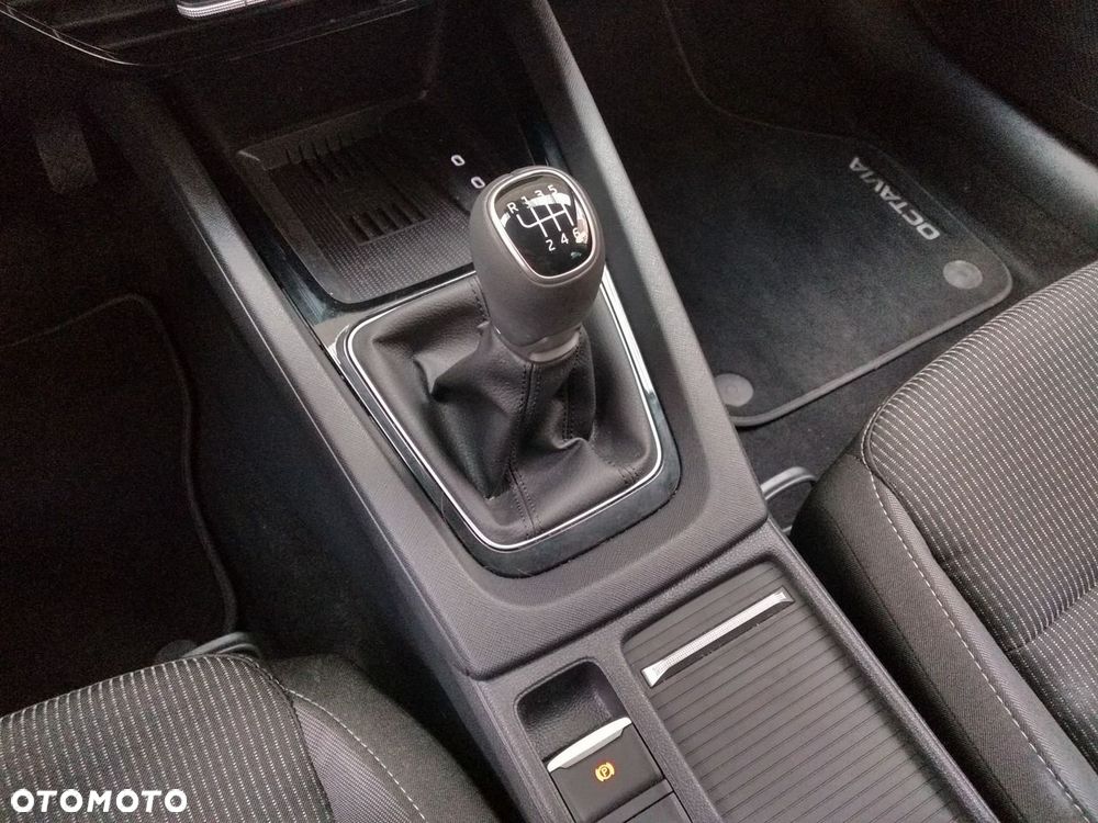 Skoda Octavia 1.5 TSI Business - 19
