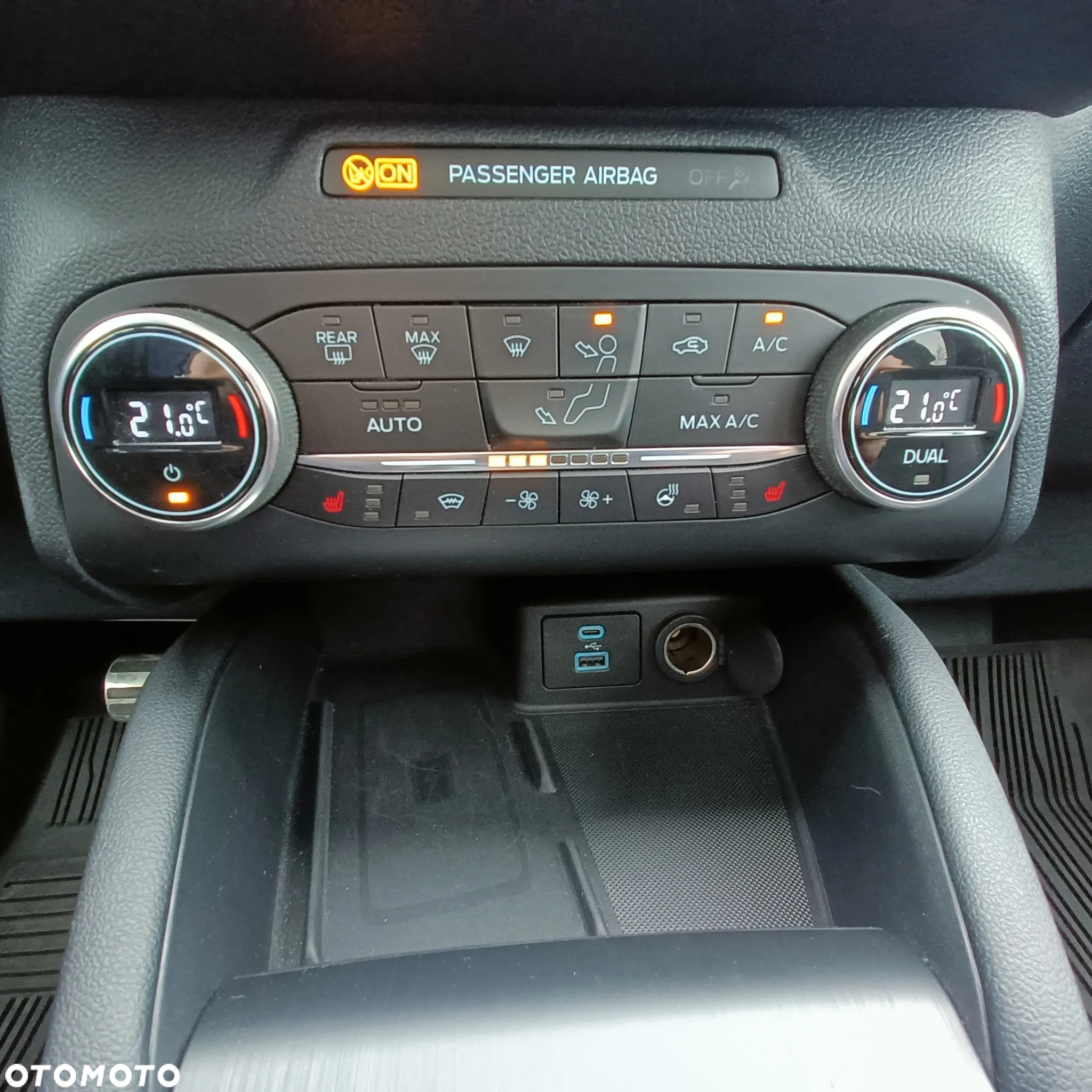 Ford Kuga 2.5P PHEV FWD ST-Line X - 34