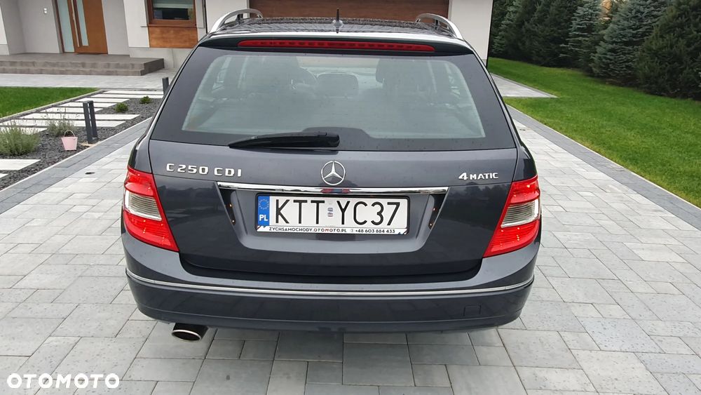 Mercedes-Benz Klasa C 250 CDI DPF 4Matic (BlueEFFICIENCY) 7G-TRONIC Elegance - 4