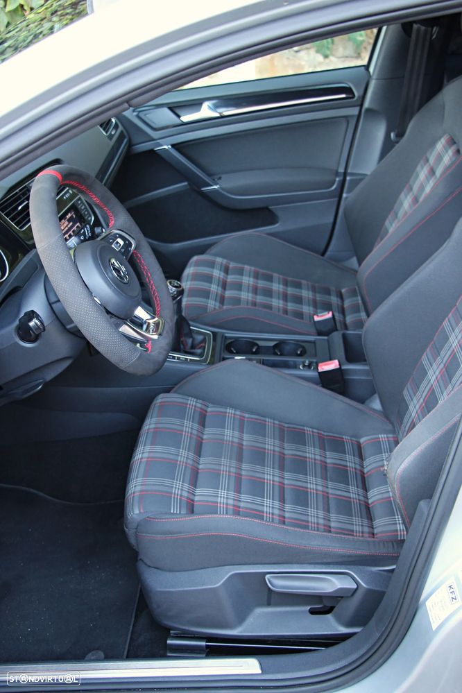 VW Golf 2.0 TSi GTi Performance - 9