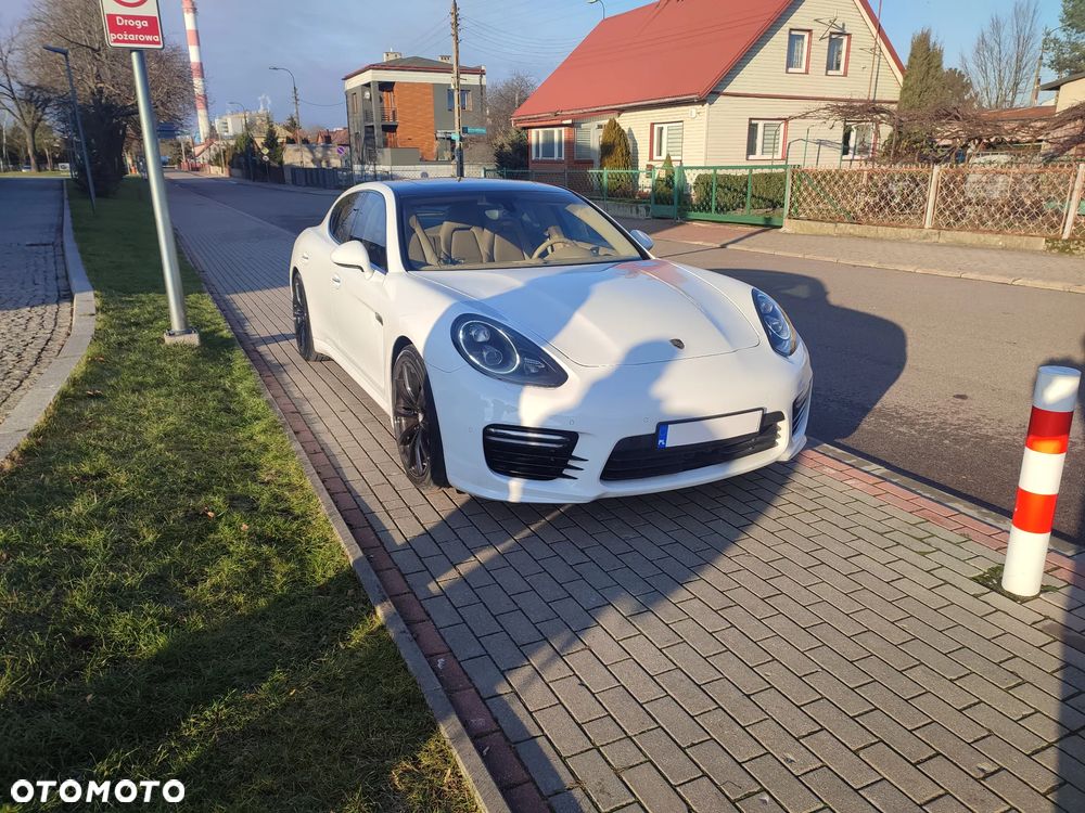 Porsche Panamera 4 PDK Edition - 39