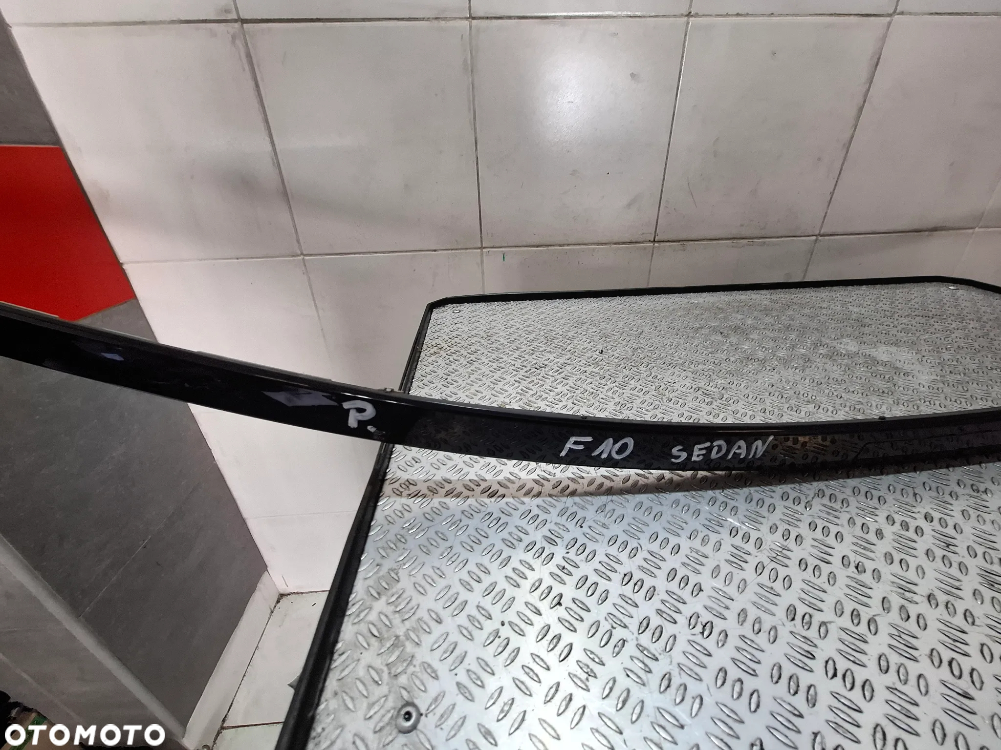 Listwa dachowa prawa BMW 5 F10 sedan  2,0 D2014 rok kolor 668 - 4