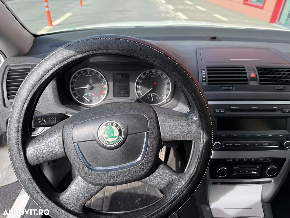 Skoda Octavia 1.6 TDI Ambiente - 9
