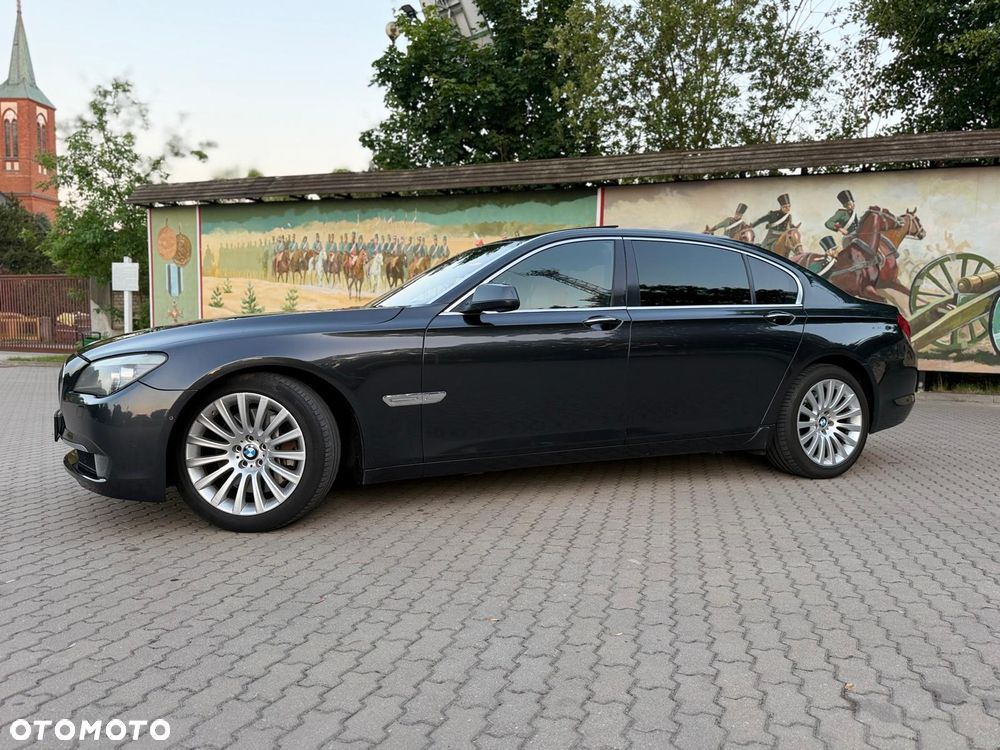 BMW Seria 7 750Li - 31