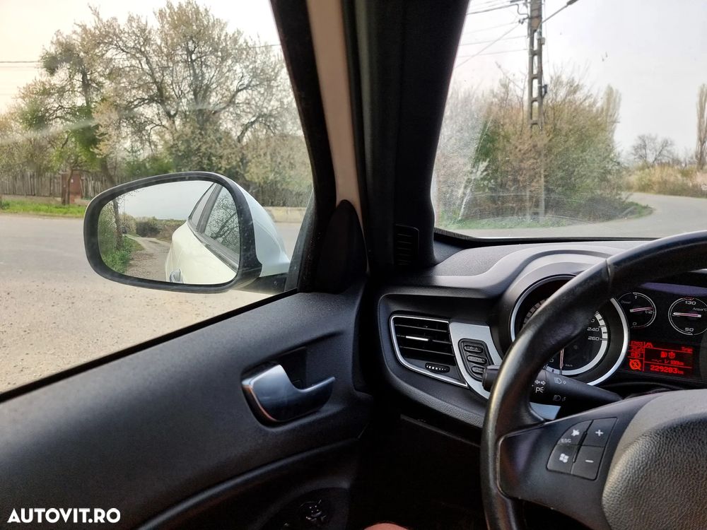 Alfa Romeo Giulietta 2.0 JTDM 16V - 10