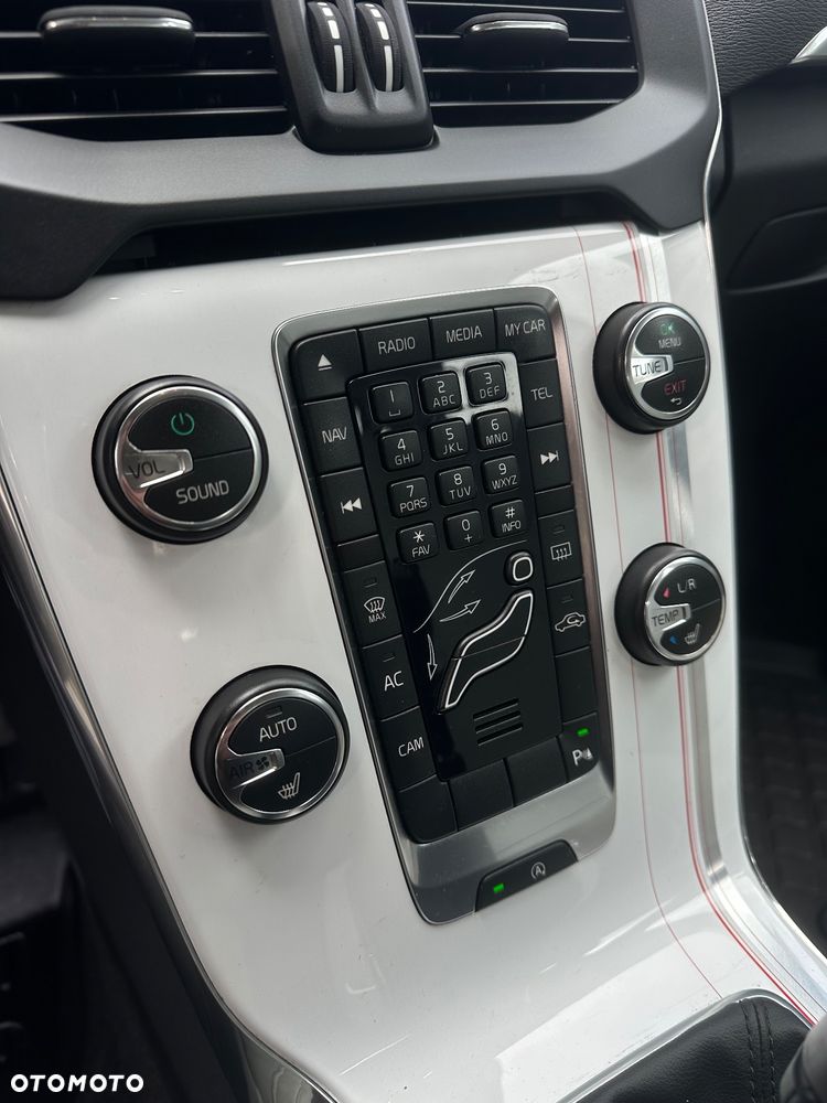 Volvo V40 D3 Momentum - 23