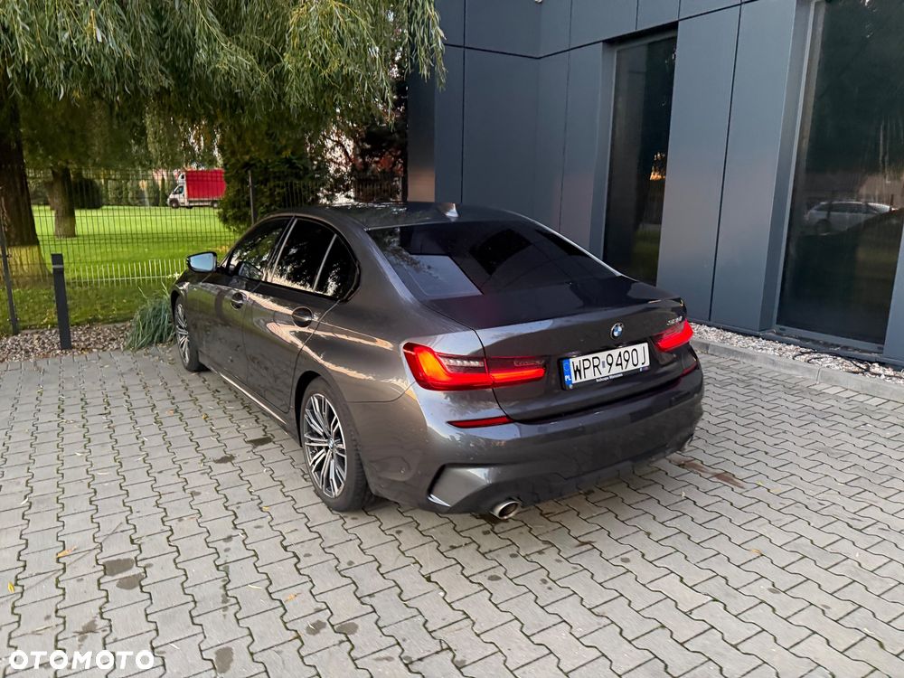 BMW Seria 3 320i M Sport sport - 16