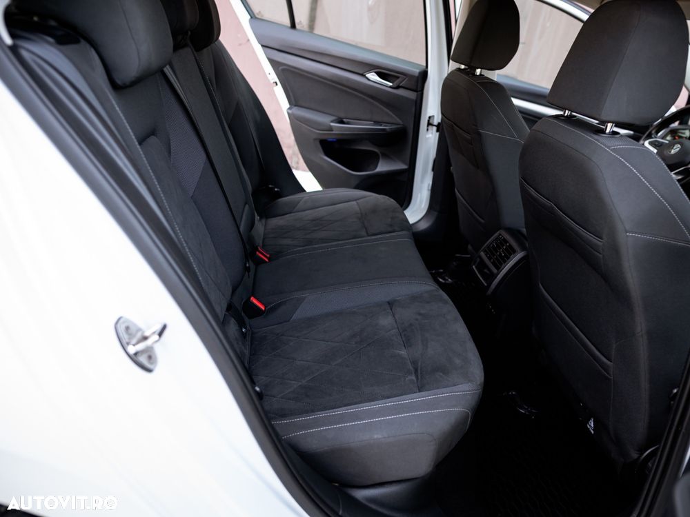 Volkswagen Golf 1.5 eTSI ACT DSG MHEV Life - 12