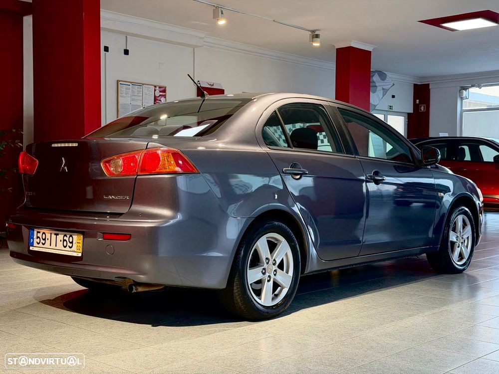 Mitsubishi Lancer - 6
