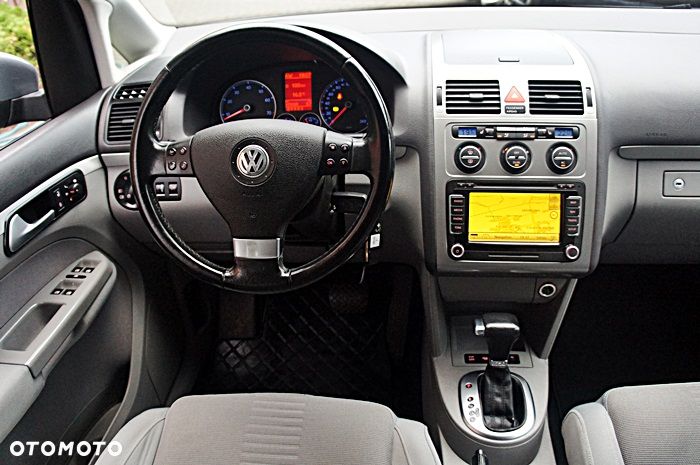 Volkswagen Touran 1.4 TSI DSG Highline - 18