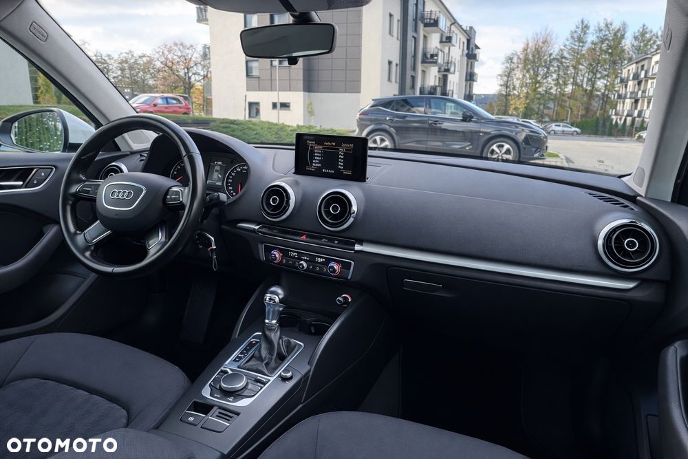 Audi A3 Sportback 1.6 TDI (clean diesel) S tronic Attraction - 31