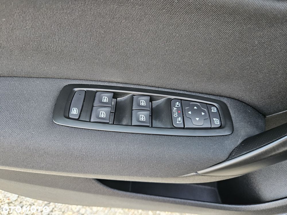 Renault Megane TCe 140 GPF EDC TECHNO - 24