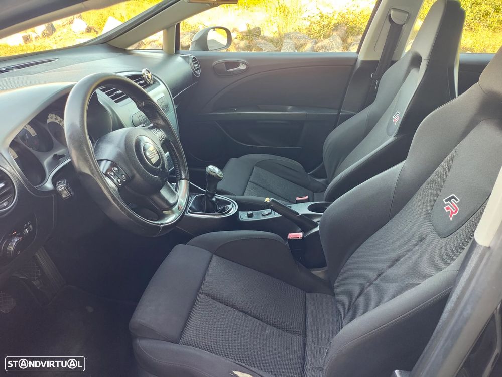 SEAT Leon 2.0 TDI FR 18 Tiago Monteiro - 16