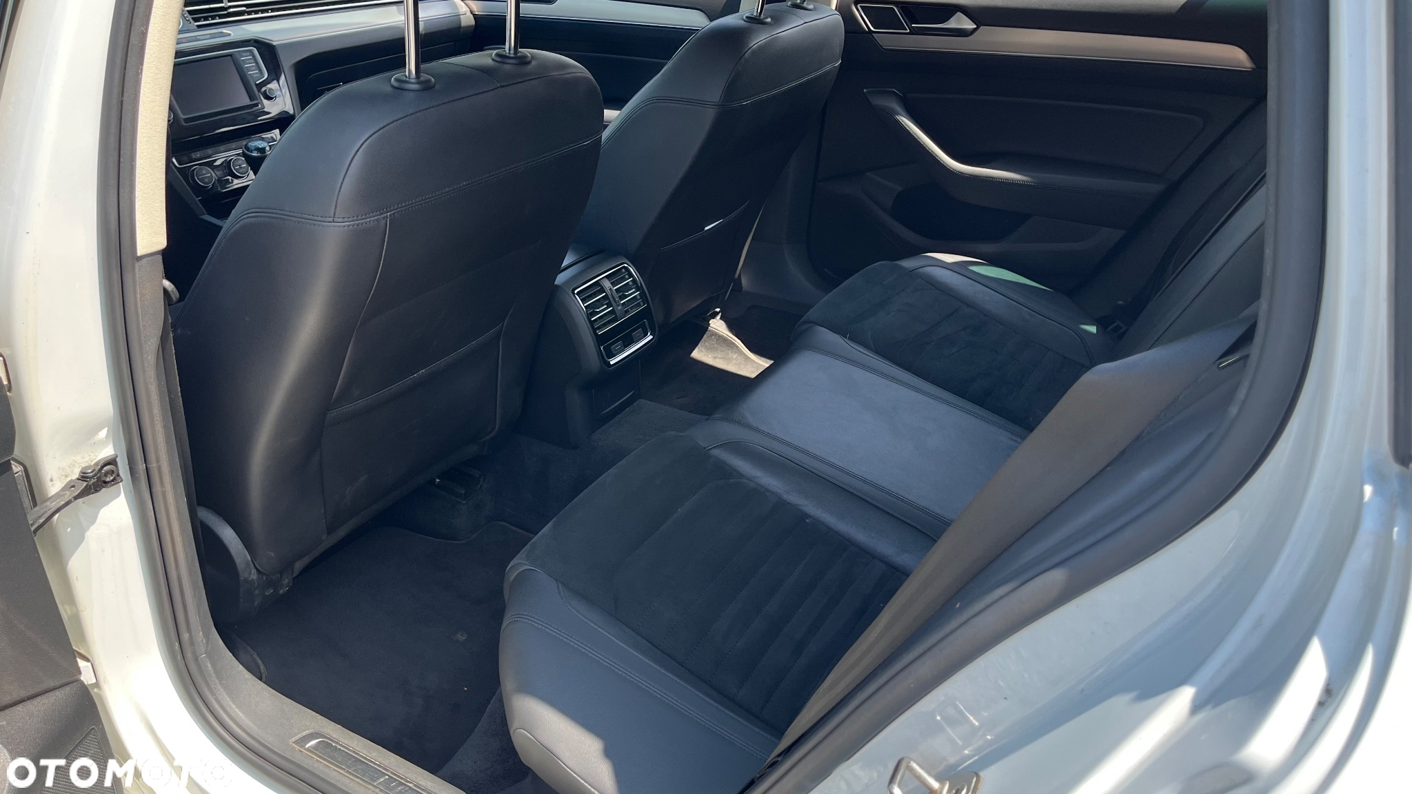 Volkswagen Passat - 22