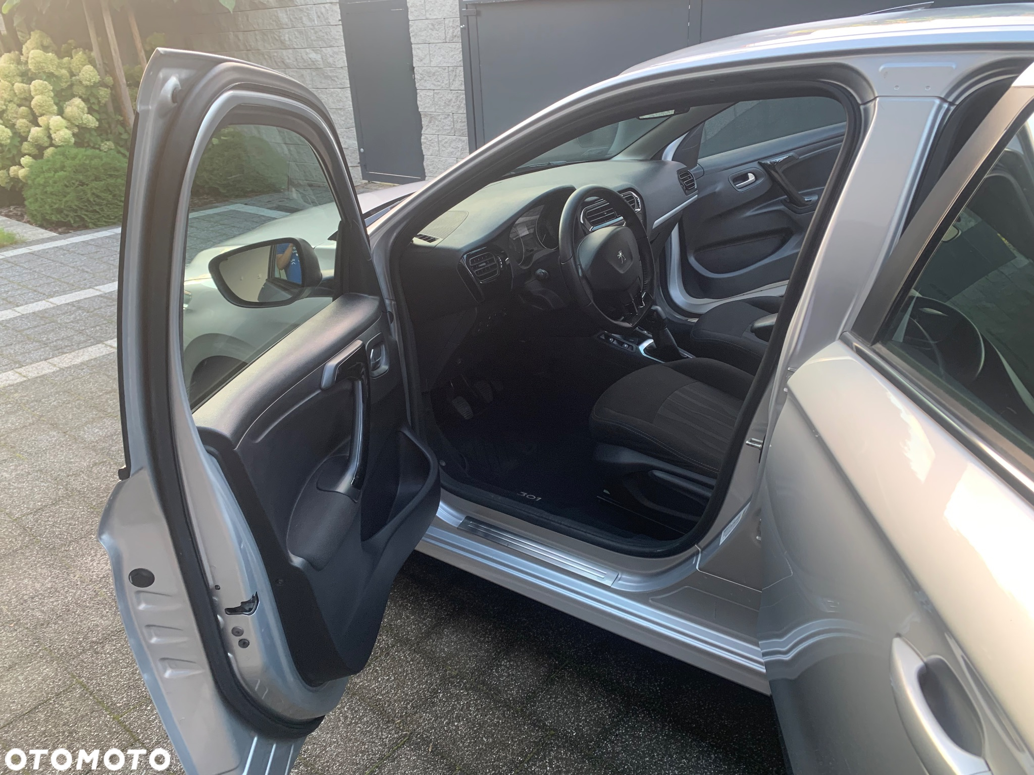Peugeot 301 1.6 VTi Allure - 8