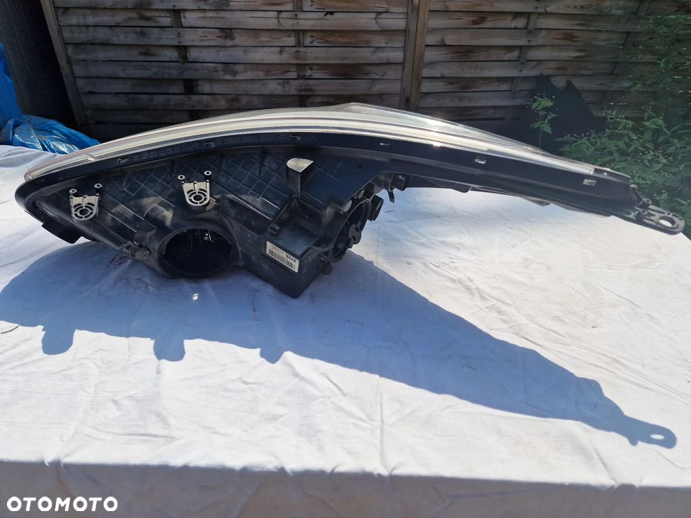 Lampa przednia Kia Ceed 2015 - 2