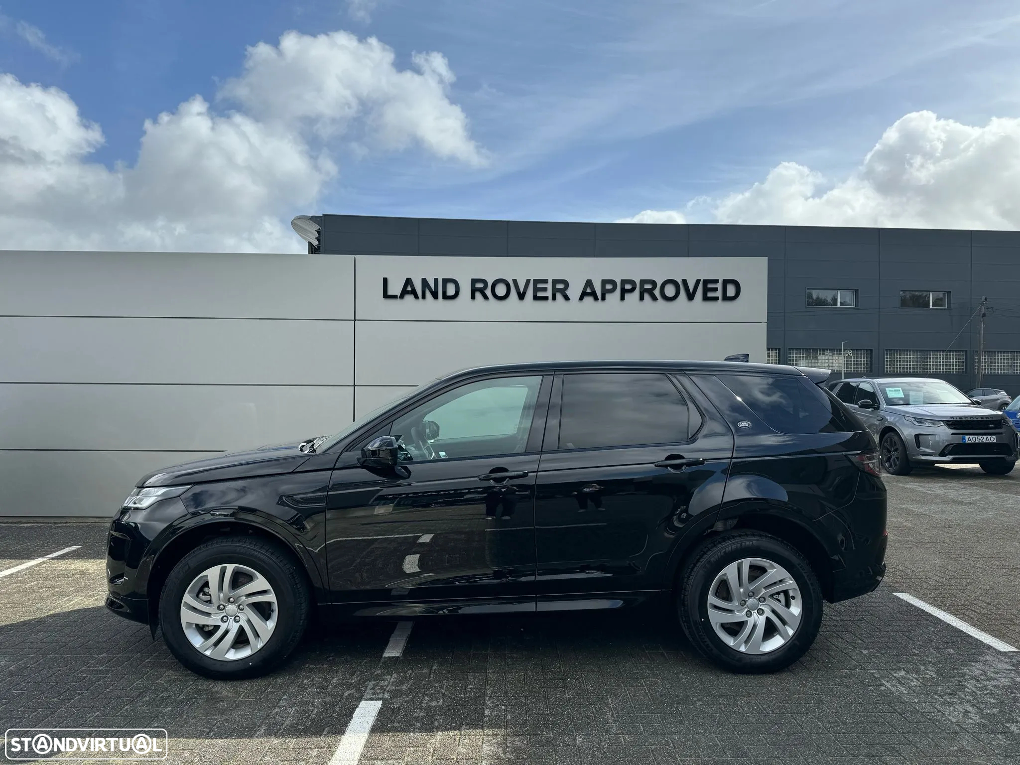 Land Rover Discovery Sport 2.0 D165 R-Dynamic S - 8