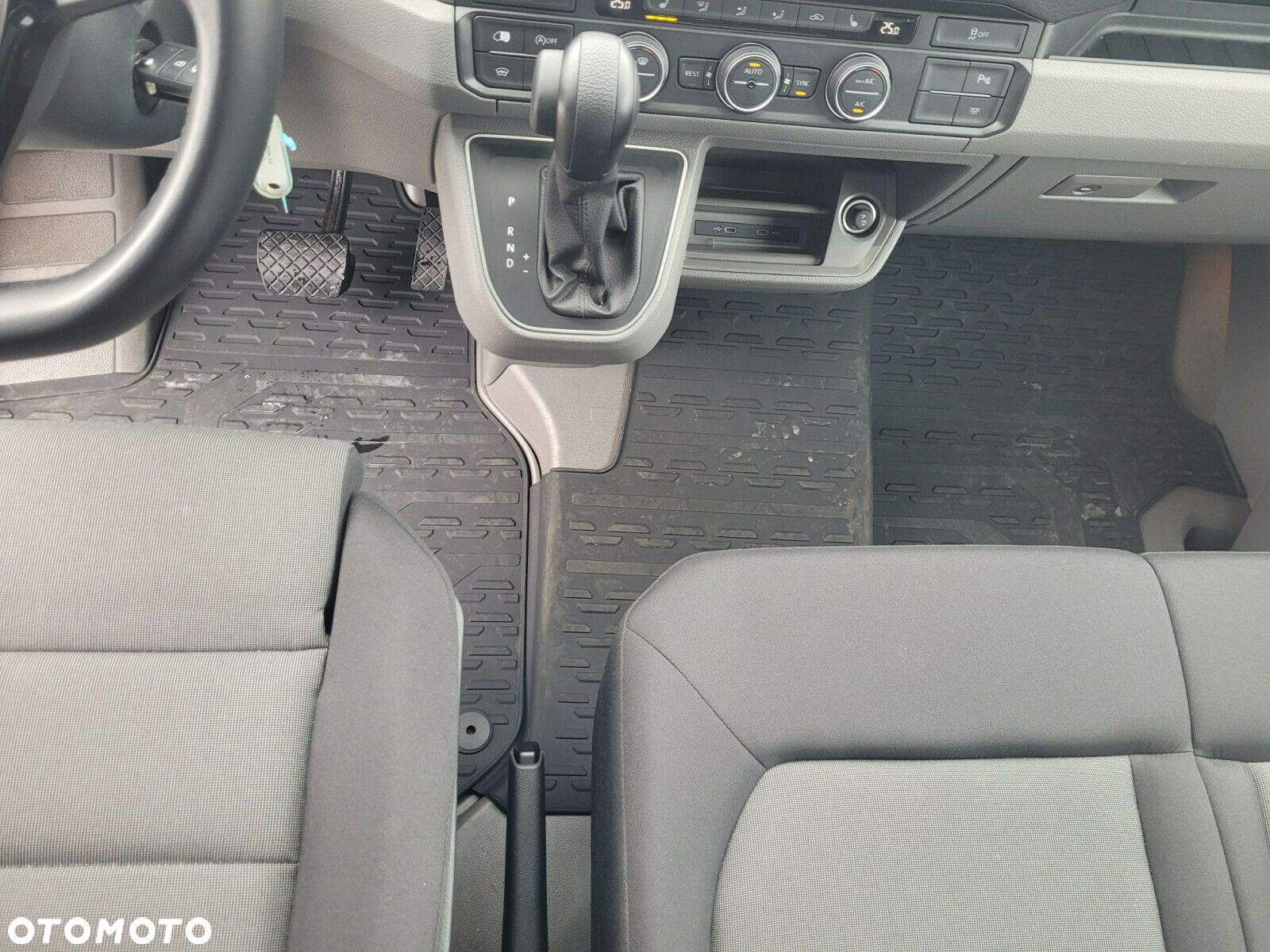 Volkswagen Crafter FURGON 3.640 35 2.0 TDI 130 kW AUTOMAT 8-G - 12