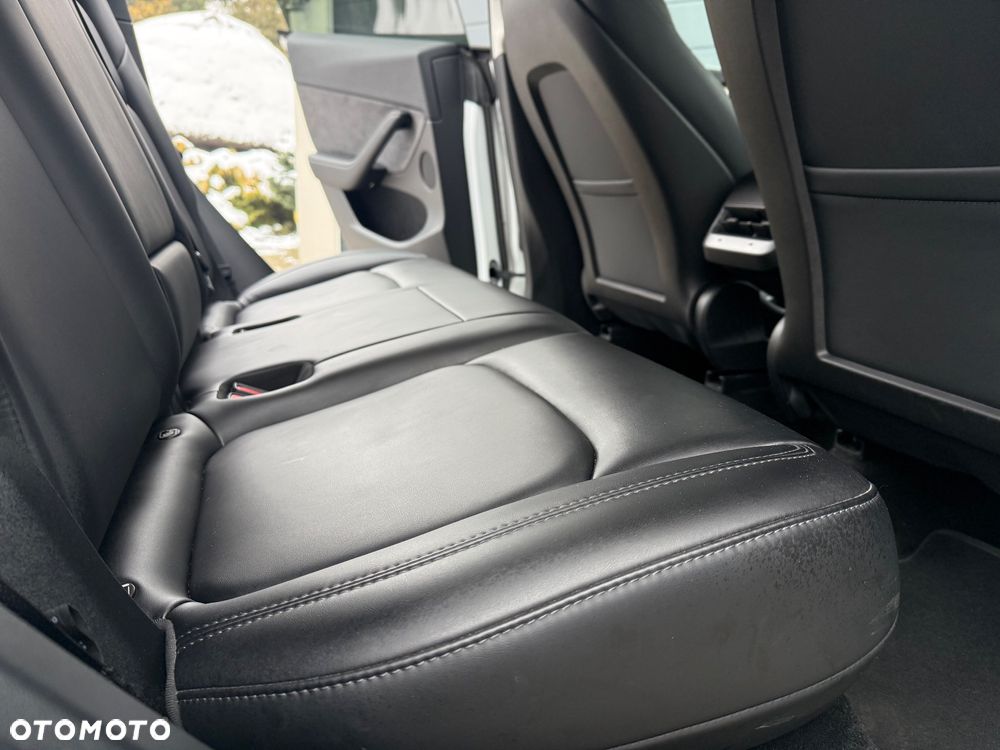 Tesla Y Long Range Dual Motor AWD - 40