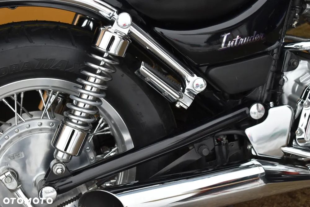 Suzuki Intruder - 35