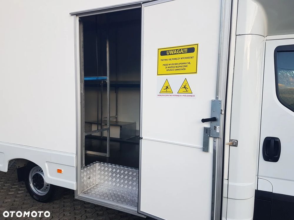 Iveco DAILY KONTENER NISKOPODŁOGOWY 4,43x2,23x2,42 SKLEP KAMPER KONIOWÓZ BAR KLIMA - 37