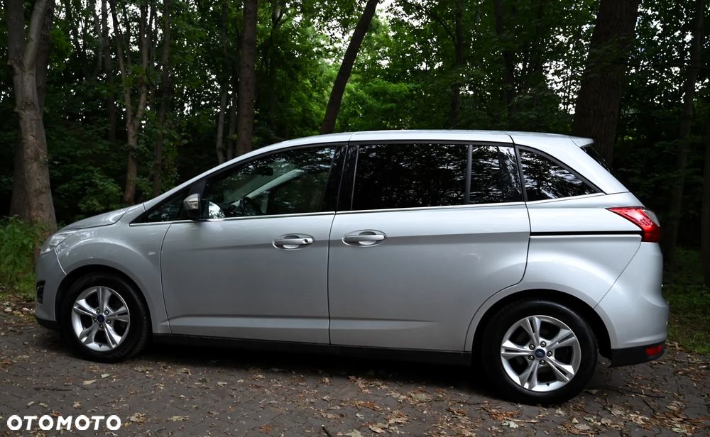 Ford Grand C-MAX - 24