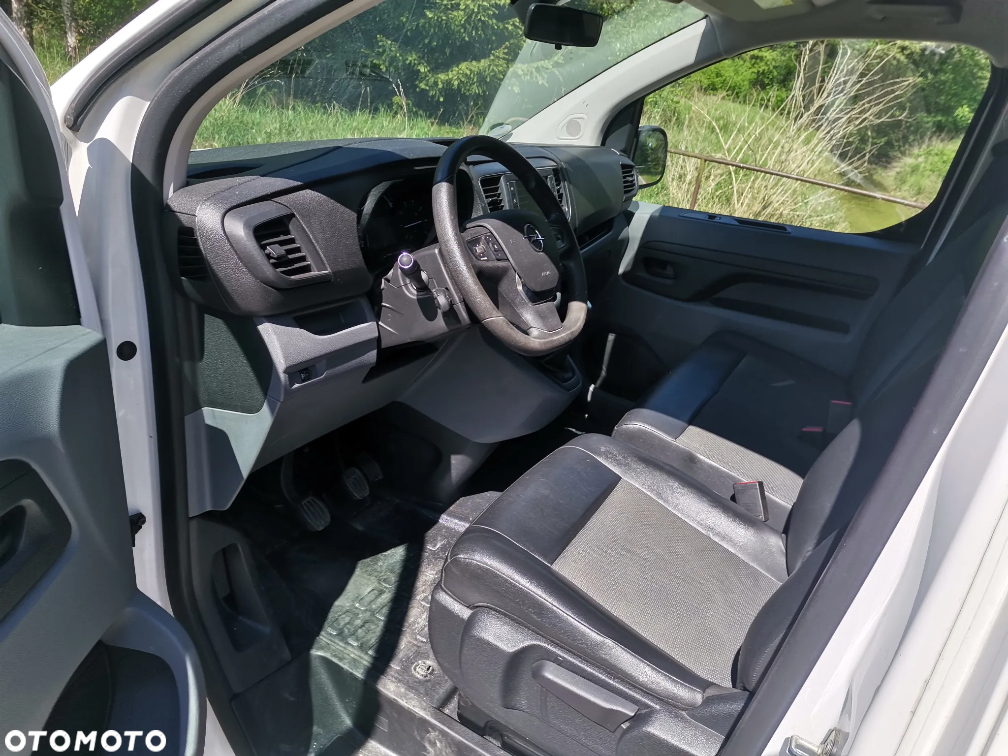 Opel Vivaro Jumpy Expert Proace Scudo - 12