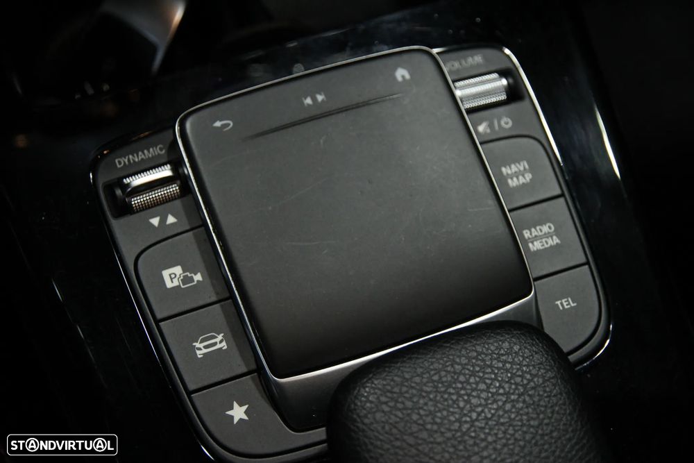 Mercedes-Benz A 180 d AMG Line Aut. — fotografia 12