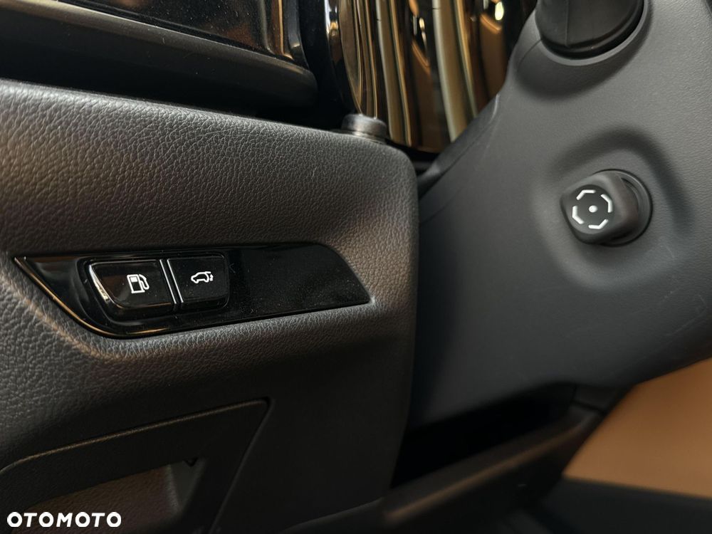 Lexus NX 350h Omotenashi AWD - 28