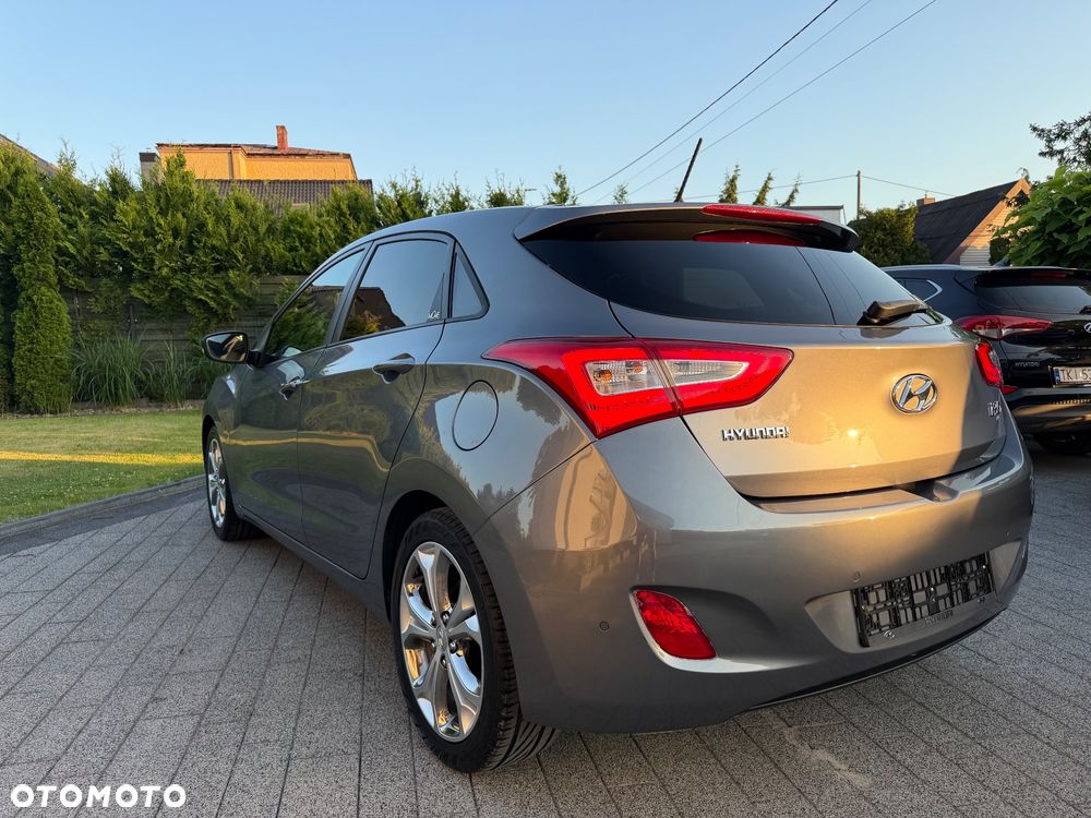 Hyundai i30 blue 1.6 GDI Passion - 11