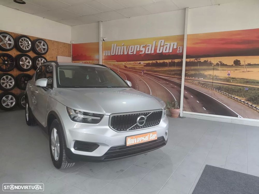 Volvo XC 40 1.5 T3 Momentum Tech Edition - 1