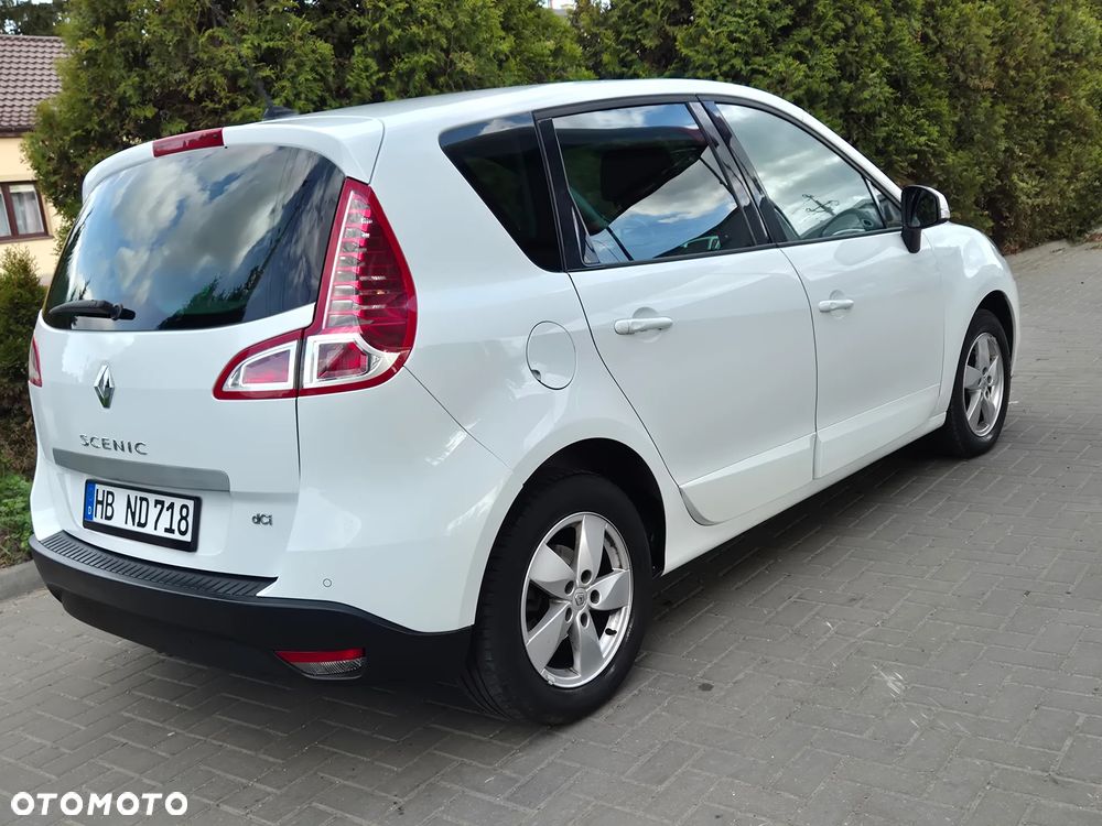 Renault Scenic 1.5 dCi Emotion - 12