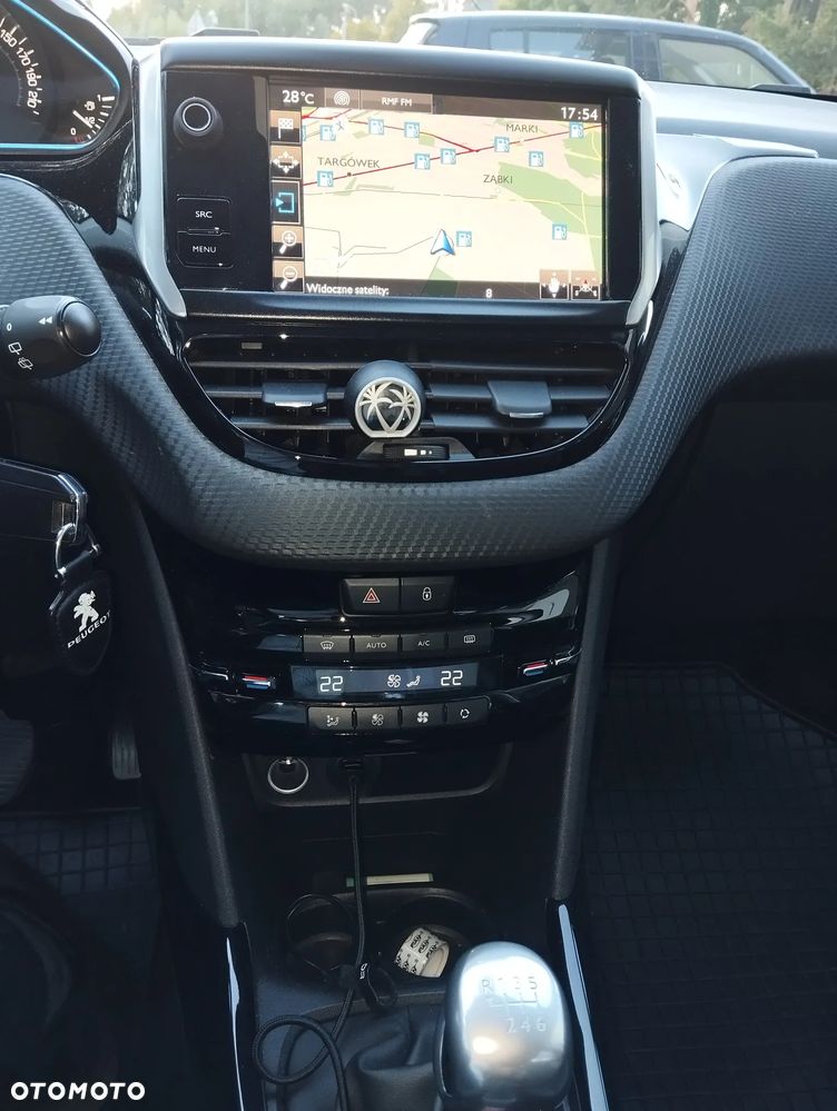 Peugeot 2008 BlueHDi FAP 120 STOP & START Allure - 23