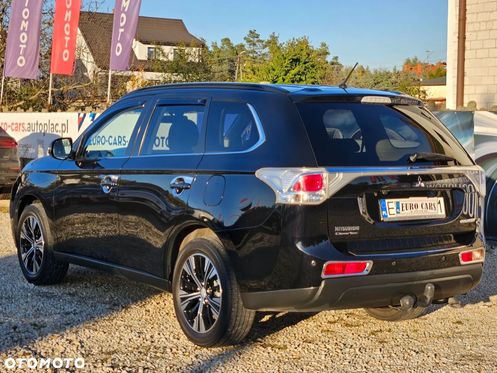 Mitsubishi Outlander 2.0 Invite + 2WD - 13