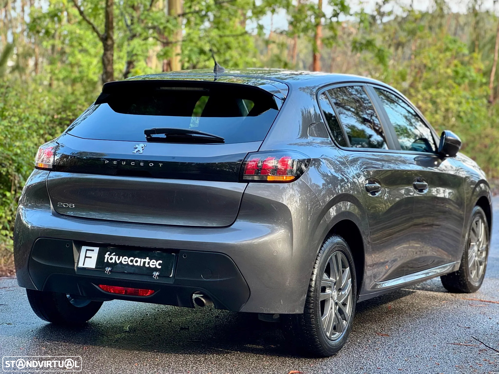 Peugeot 208 1.2 PureTech SE Style - 21