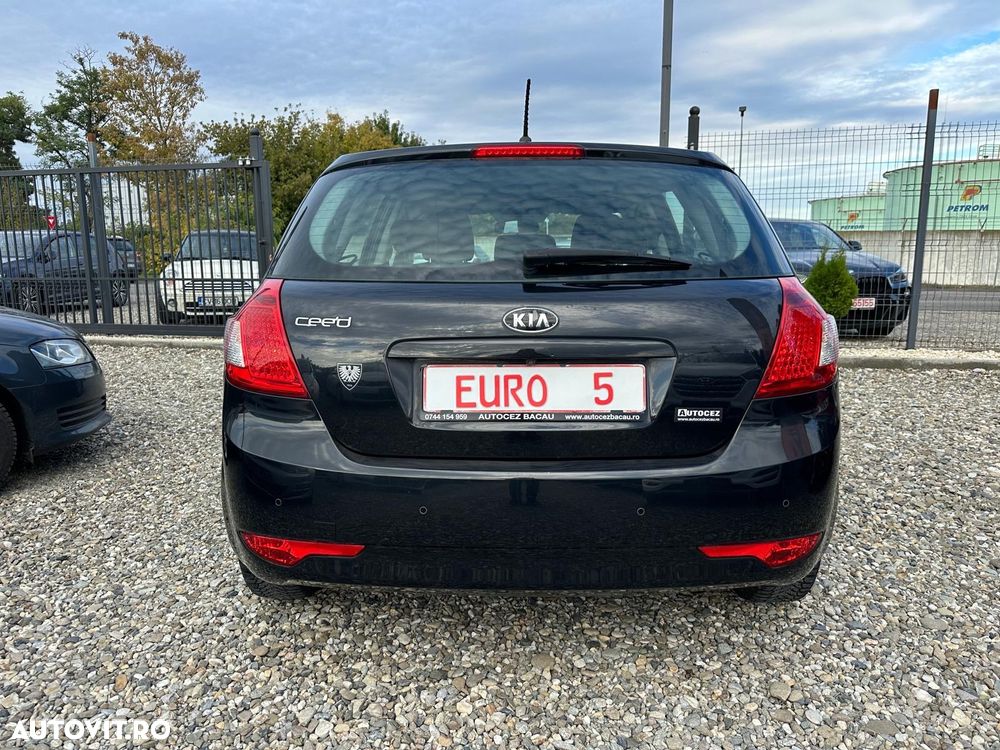 Kia Ceed - 5
