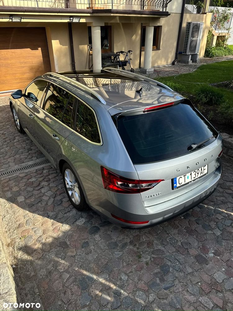 Skoda Superb 2.0 TDI Style DSG - 25