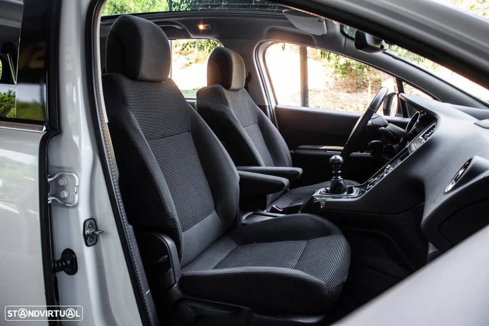 Peugeot 5008 HDI 115 Allure - 23