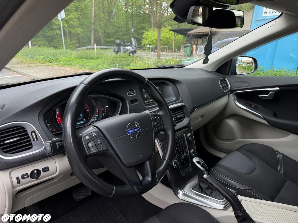 Volvo V40 D2 Powershift Momentum - 14