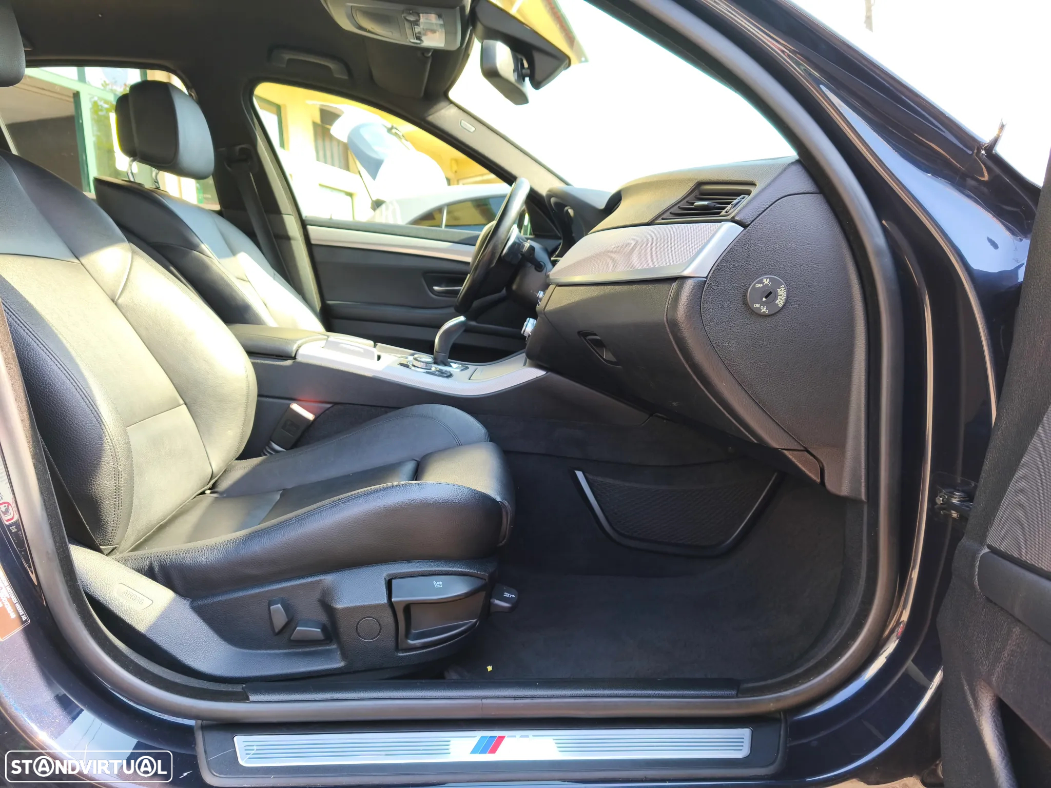 BMW 525 d xDrive Pack M Auto - 23