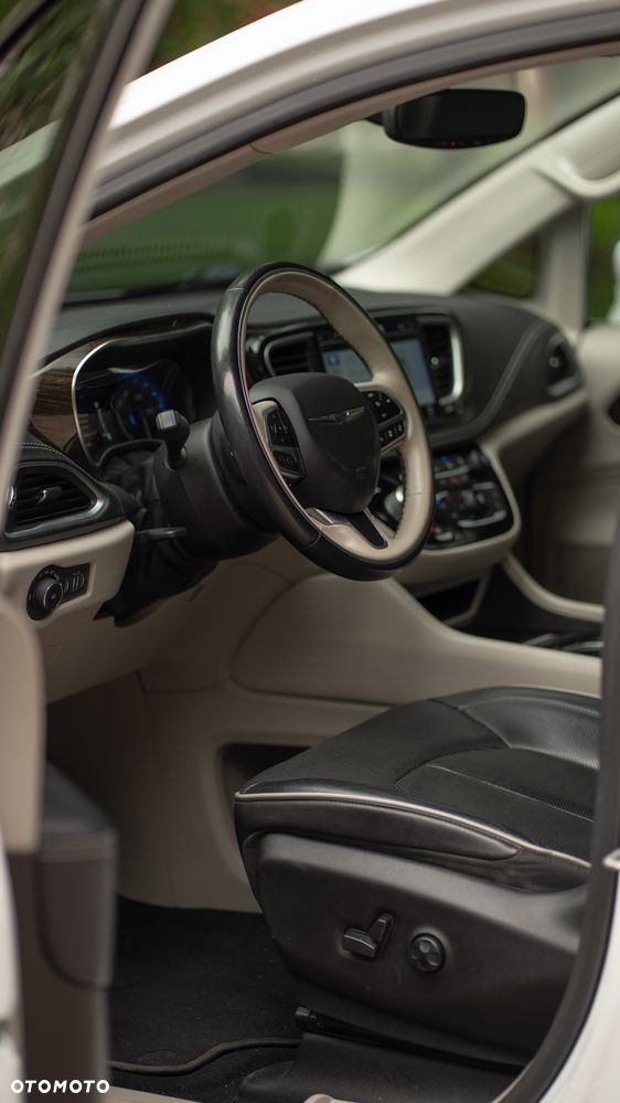 Chrysler Pacifica - 7