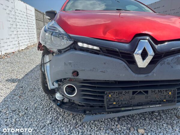 Renault Clio 1.2 16V 75 Expression - 12