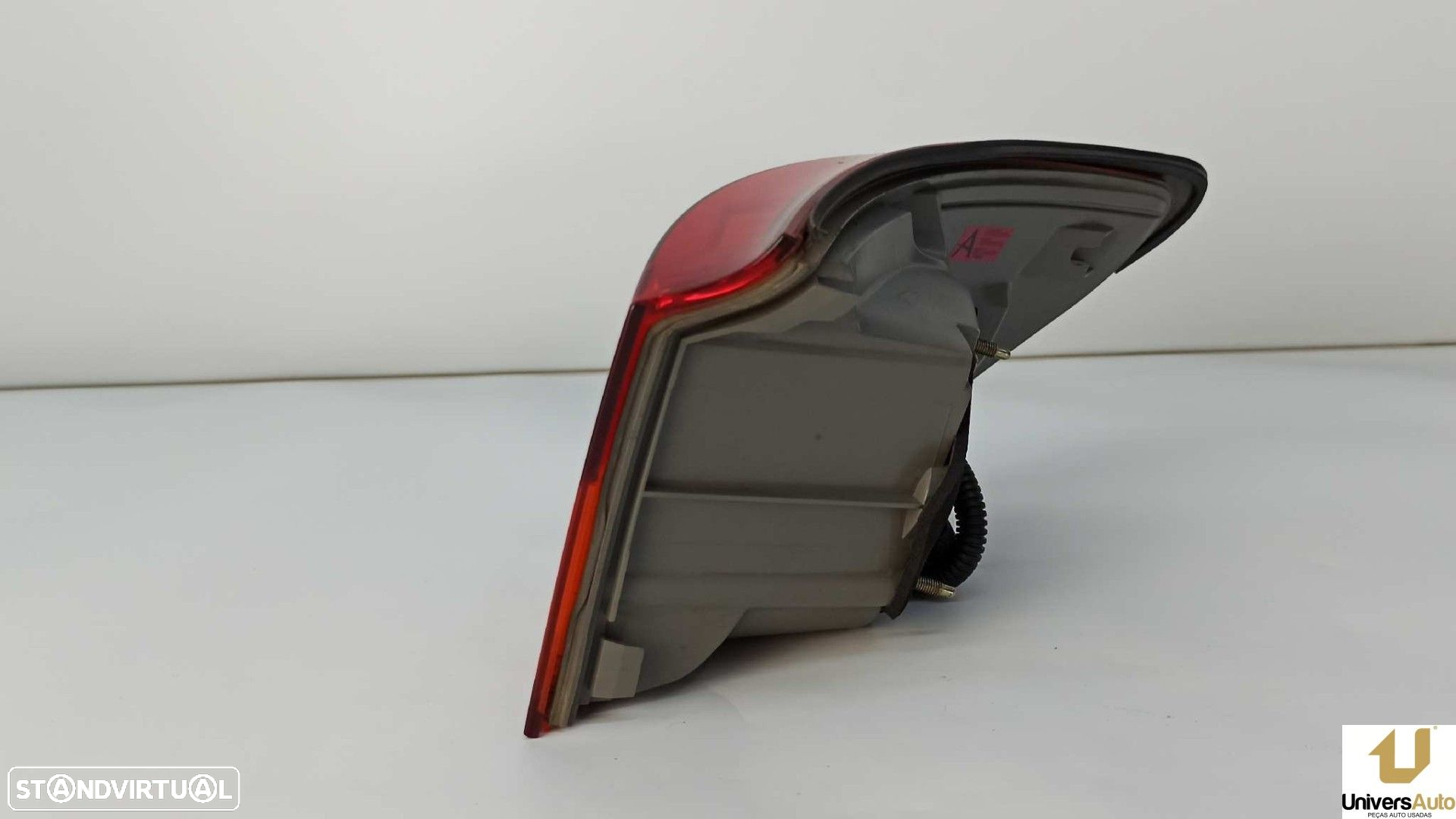 FAROLIM TRASEIRO ESQUERDO LEXUS IS200 (DS2/IS2) 220D - 3