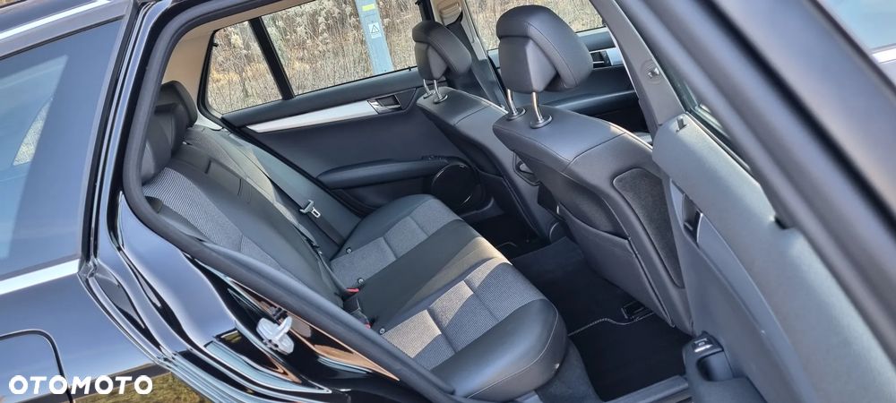 Mercedes-Benz Klasa C 180 Kompressor Automatik Avantgarde - 32
