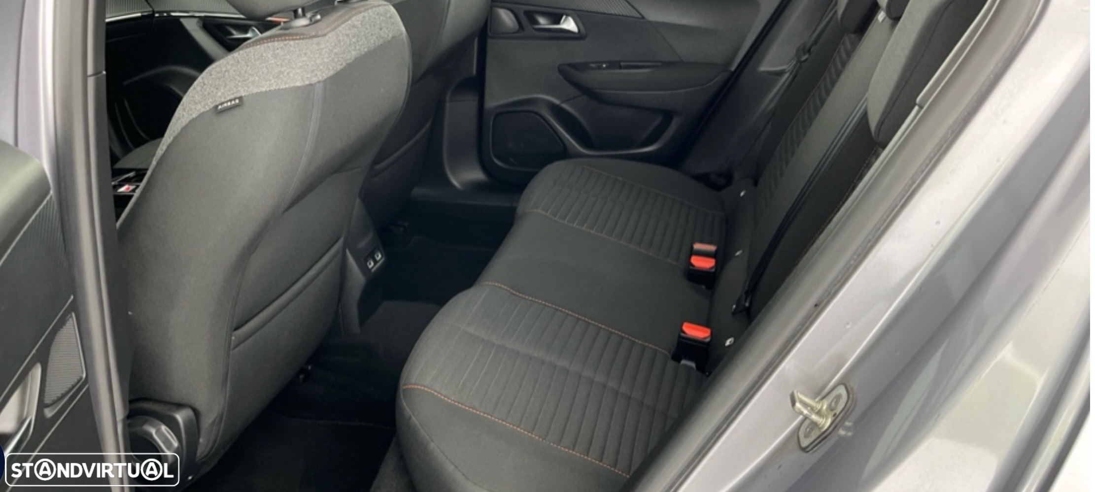Peugeot e-2008 50 kWh Active Pack - 11