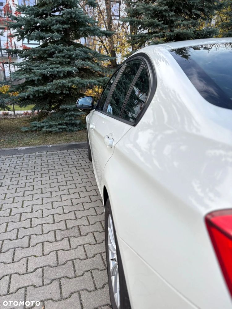 BMW Seria 3 318d - 6