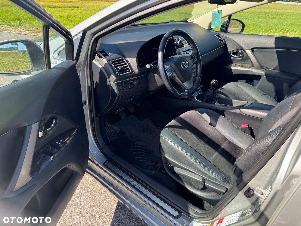 Toyota Avensis 1.8 Premium - 9